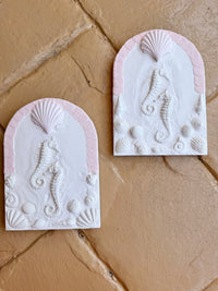 Plaque - Shell Seahorse - Small